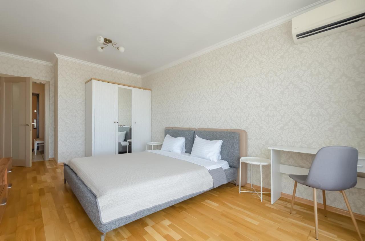 1359Б Cozy apartment nearby with Central Railway Station Киев Экстерьер фото